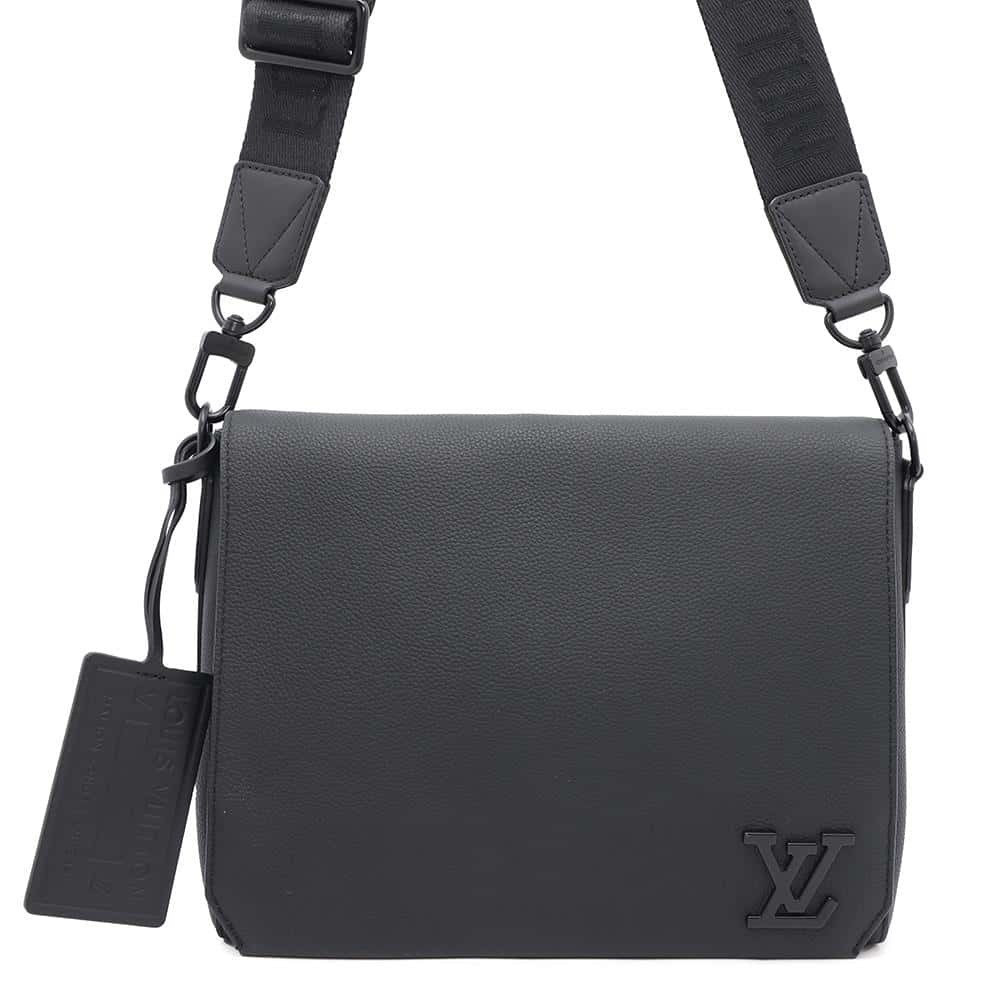 Louis Vuitton Shoulder Bag Takeoff Messenger Grain Leather Black